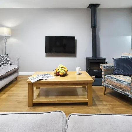 3 Bed In Oc-c29820 *